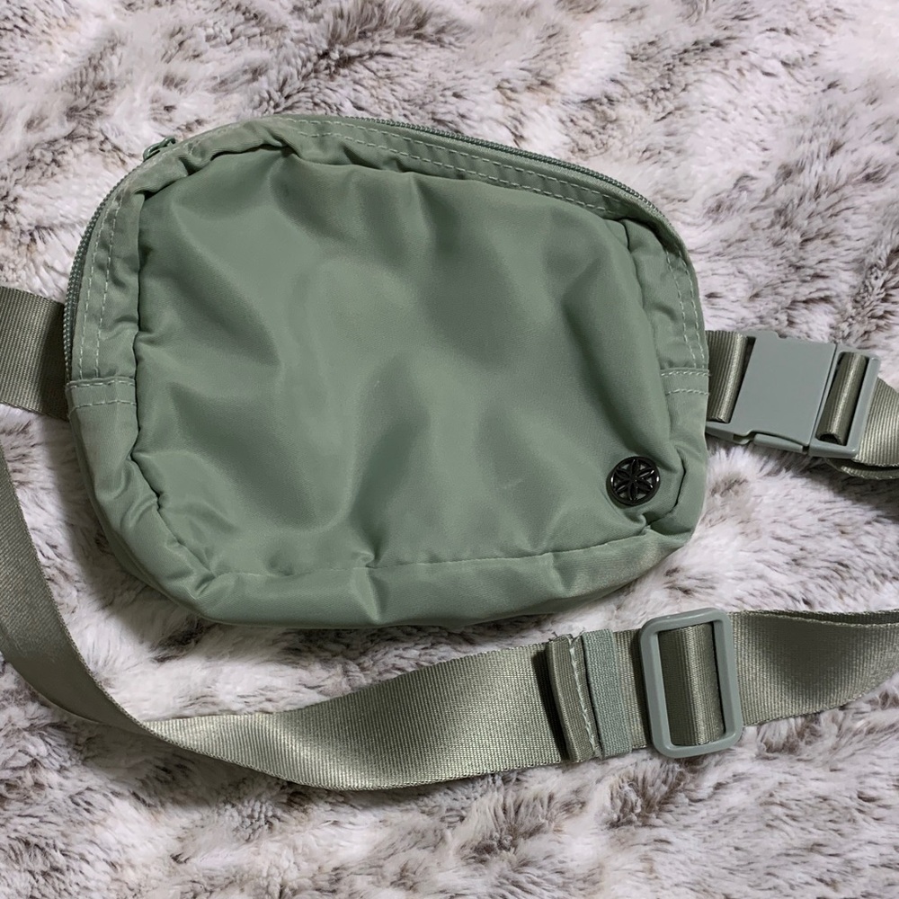 Gaiam “sidekick” in sage 🤤